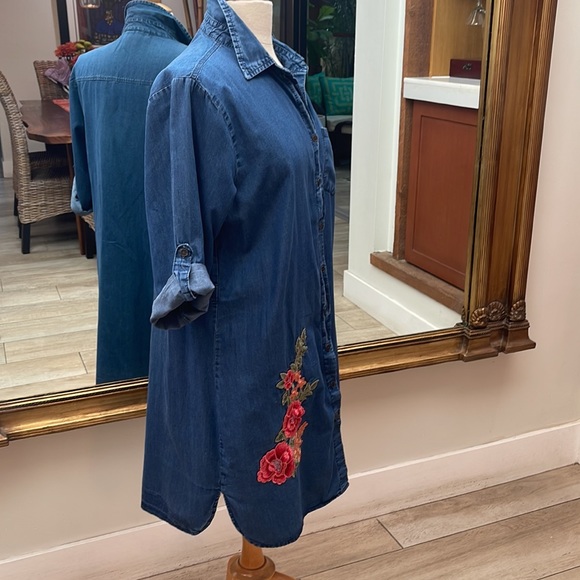 Speed Control Denim Dress with Floral Appliqué - Picture 11 of 17